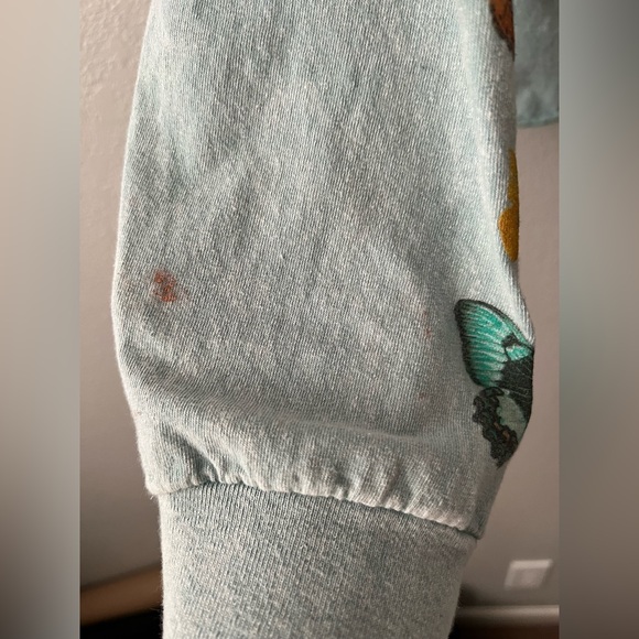 Butterfly Cropped Long Sleeve Top - Picture 6 of 7